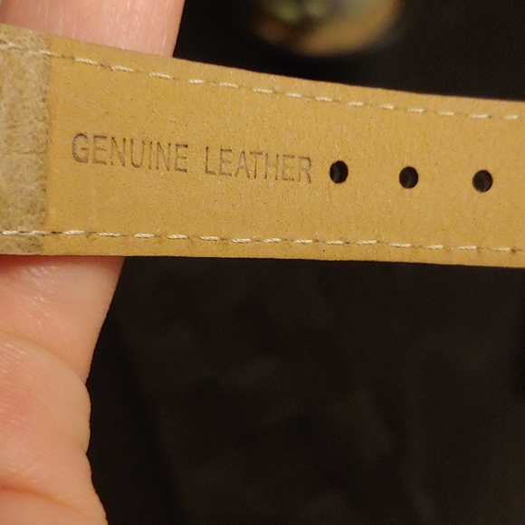 MVMT Mother of Pearl watch - Picture 6 of 8